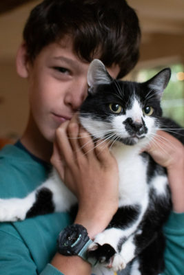 garçon et son chat