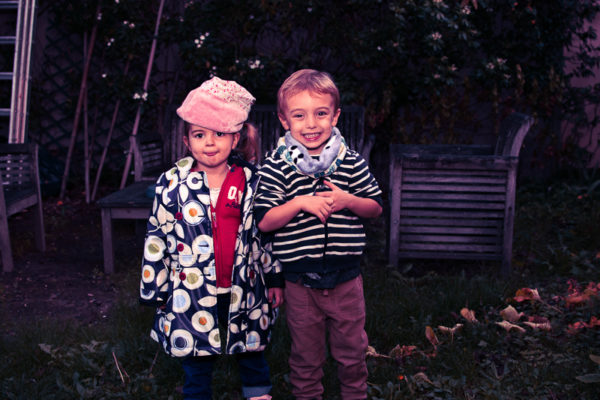 Photographie couleur au flash : es deux cousins